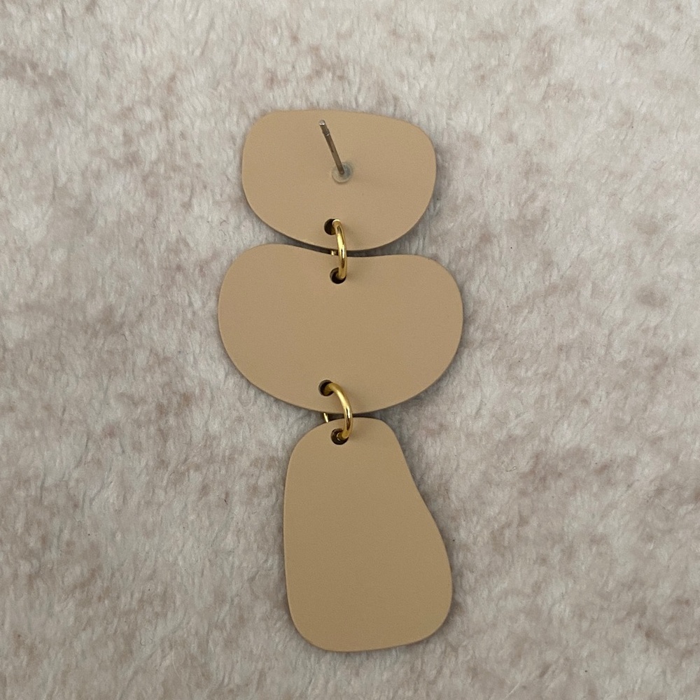 Uncommon James Gold Nudist Earrings - Picture 6 of 7
